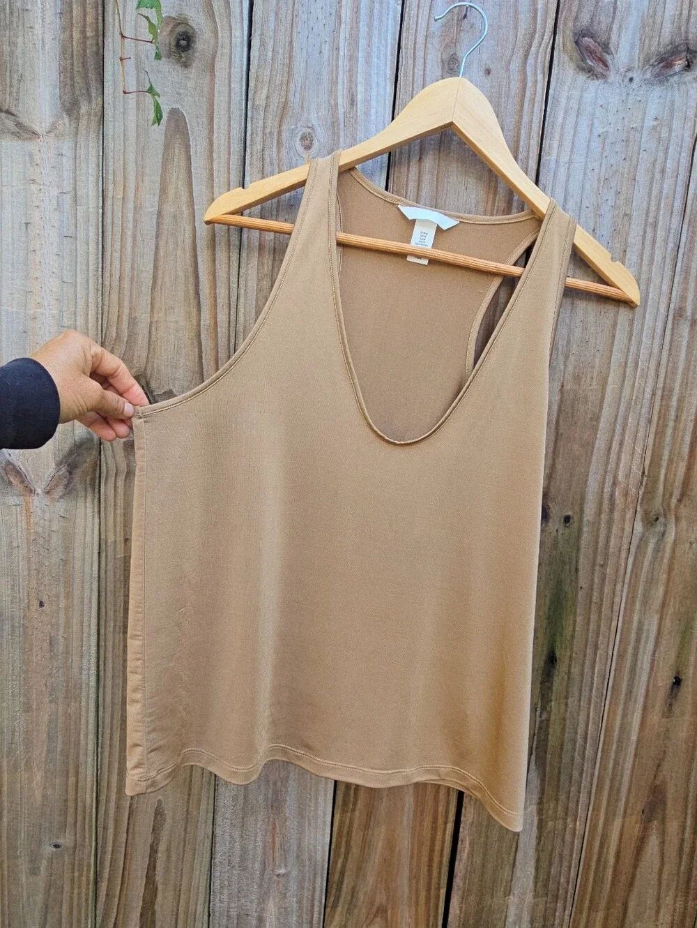 H&M Beige Racerback Tank Top – Size Medium - Picture 4 of 12